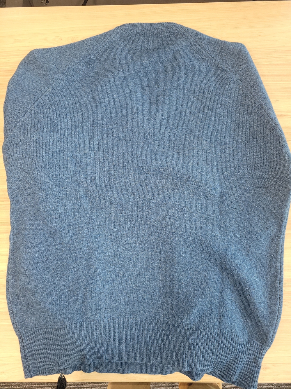 🔥Vintage Puritan Men's Heathered Blue V-Neck Sweater - Picture 2 of 3